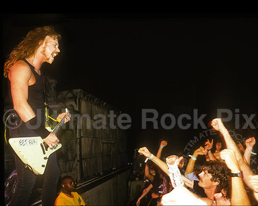 Photo of James Hetfield of Metallica in concert in 1989 by Marty Temme