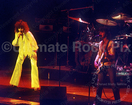 Photo of David Byron and John Wetton of Uriah Heep in 1976 by Marty Temme