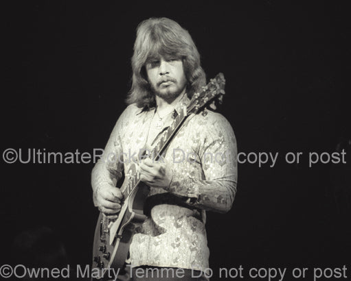 Photo of Barry Bailey of The Atlanta Rhythm Section in concert in 1978 by Marty Temme
