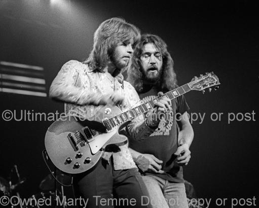 Photo of Ronnie Hammond and Barry Bailey of Atlanta Rhythm Section onstage in 1978