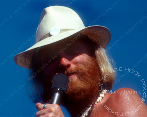 Photo of Mike Love of The Beach Boys in concert in 1974 by Marty Temme