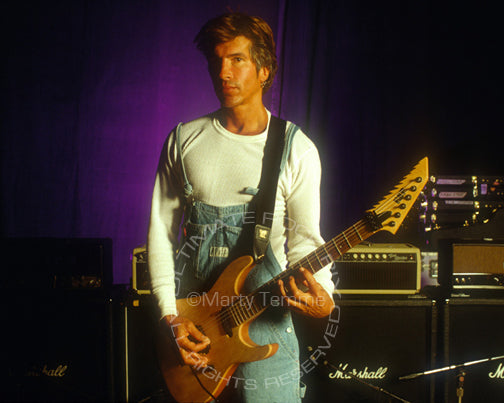 Photo of guitarist George Lynch during a photo shoot in 1995 by Marty Temme