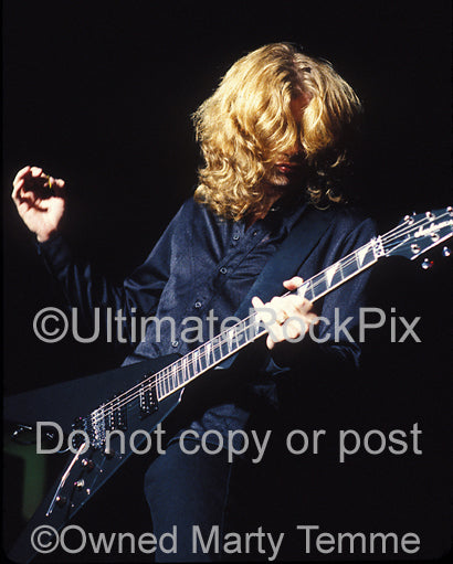 Photo of Dave Mustaine of Megadeth in concert by Marty Temme