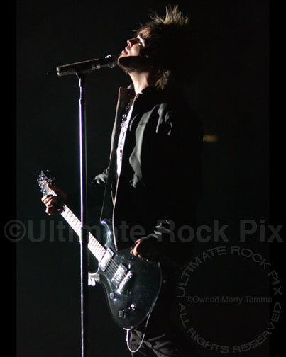 Photo of Lukas Rossi of Rock Star Supernova in concert - rssnlr2379