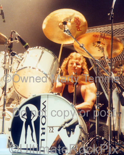 Photo of Herman Rarebell of Scorpions in concert in 1991 by Marty Temme