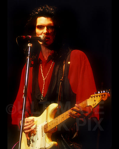 Photo of musician Charlie Sexton in concert in 1989 by Marty Temme