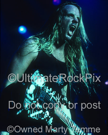 Photo of guitarist Jeff Hanneman of Slayer in concert by Marty Temme