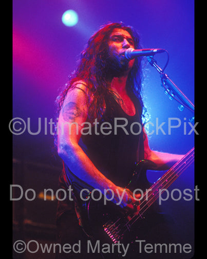 Photo of singer and bassist Tom Araya of Slayer in concert in 1998 by Marty Temme