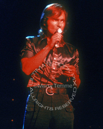 Photo of Marty Balin of Jefferson Starship in concert in 1975 by Marty Temme
