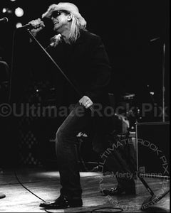 Photo of vocalist Robin Zander of Cheap Trick in concert in 2006 by Marty Temme