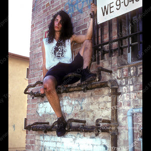 Photo of Chris Cornell of Soundgarden during a photo shoot in Hollywood in 1989 - chrispipe