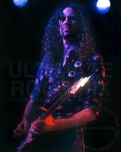 Photo of guitarist Audley Freed of Cry of Love in concert in 1994 by Marty Temme