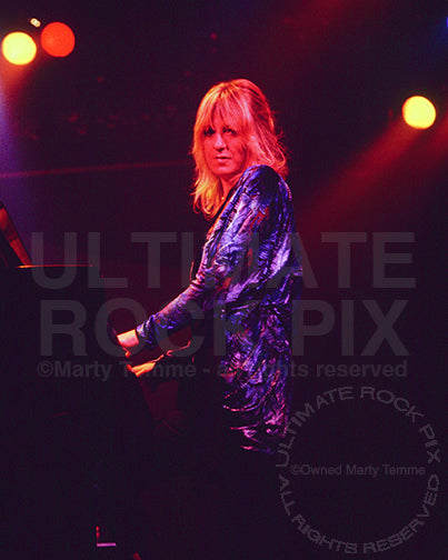 Photo of singer and keyboard player Christine McVie in concert in 1978 - fmaccm21