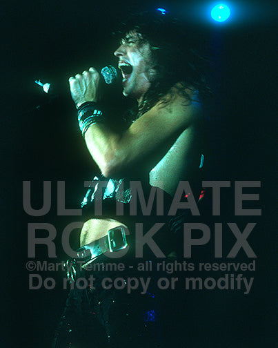 Photo of singer Kelly Hansen of Hurricane in concert in 1988 by Marty Temme