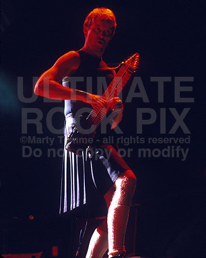 Photo of bassist Nick Beggs in concert by Marty Temme