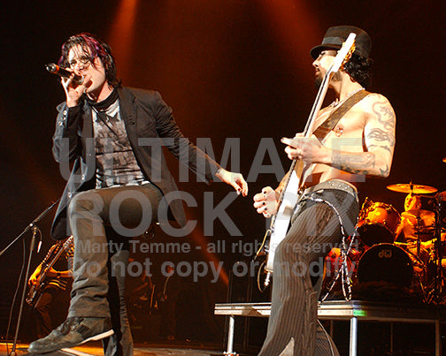 Photo of Steve Isaacs and Dave Navarro of The Panic Channel in concert by Marty Temme