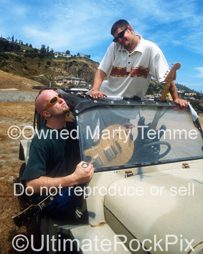 Photo of guitar players Sonny Mayo and Mikey Doling of Snot in 1997 by Marty Temme