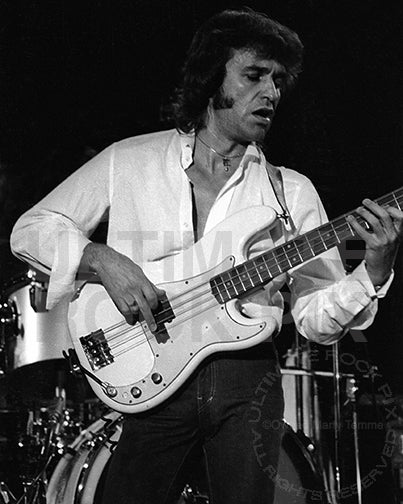 Photo of Peter Mars Cowling of Pat Travers in concert in 1979 by Marty Temme
