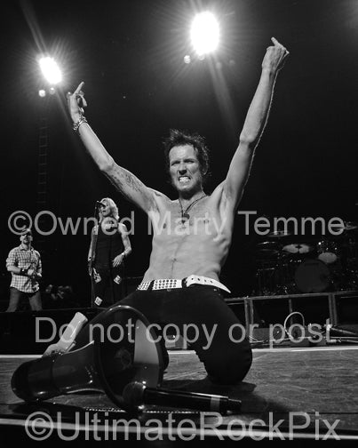 Black and white photo of Scott Weiland of Velvet Revolver in concert in 2008 by Marty Temme