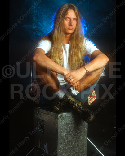 Photo of Jerry Cantrell of Alice In Chains during a photo shoot in 1990 by Marty Temme