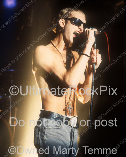 Photo of Layne Staley performing onstage in Hollywood, California in 1991 by Marty Temme