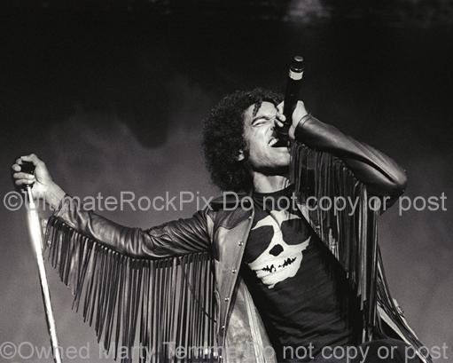 Photos of Vocalist William DuVall of Alice in Chains in Concert in 2007 by Marty Temme