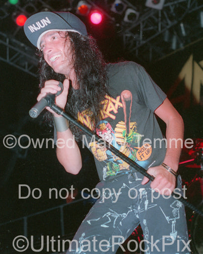 Photo of Joey Belladonna of Anthrax in concert in 1987 by Marty Temme