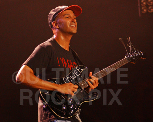 Photo of guitar player Tom Morello of Audioslave by Marty Temme