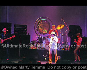 Photo of Bad Company in concert in 1977 by Marty Temme