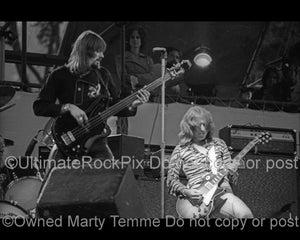 Photo of Mick Ralphs and Boz Burrell of Bad Company in 1974 by Marty Temme