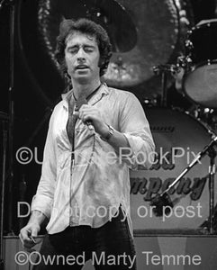 Photo of Paul Rodgers of Bad Company in concert in 1979 by Marty Temme