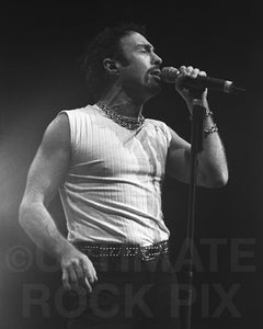 Photo of Paul Rodgers of Bad Company, Free and Queen in 2001 by Marty Temme
