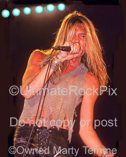 Photo of singer Sebastian Bach of Skid Row onstage in 1989 by Marty Temme