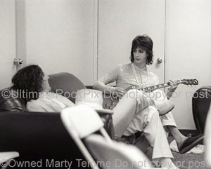 Black and white photo of Chris Robinson and Steve Gorman of The Black Crowes backstage by Marty Temme