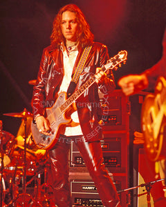  Photo of Rich Robinson of The Black Crowes playing a Zemaitis guitar onstage in 1998 by Marty Temme