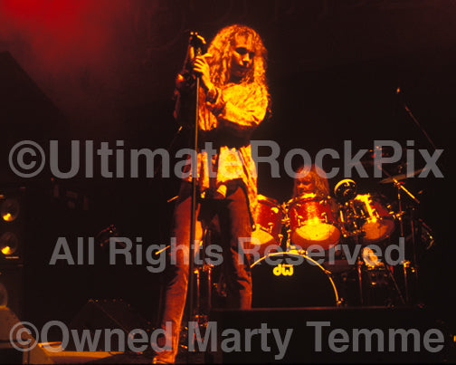 Photo of Daniel MacMaster and Bonham in concert in 1992 by Marty Temme