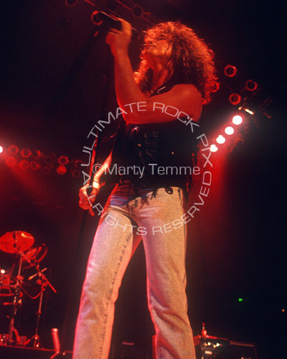 Photo of singer Daniel MacMaster of Bonham in concert in 1990 by Marty Temme