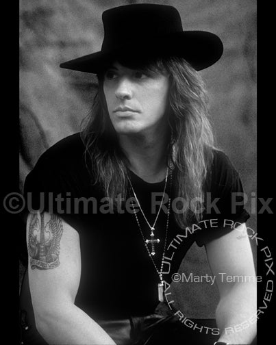 Black and white photo of Richie Sambora during a photo shoot in 1991 by Marty Temme