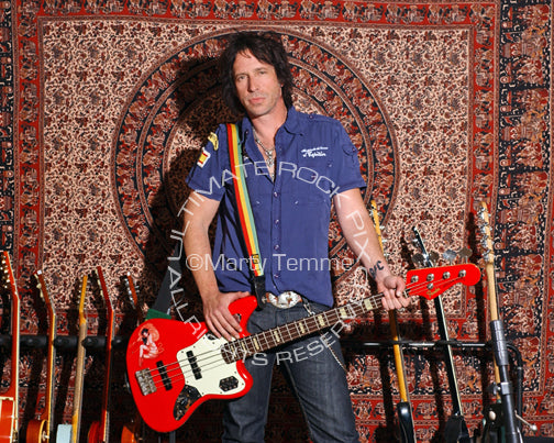 Photo of Jimmy Ashhurst of Buckcherry during a photo shoot in 2008 by Marty Temme