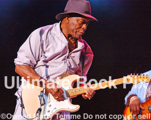 Photo of blues guitarist Buddy Guy in concert - buddy080521