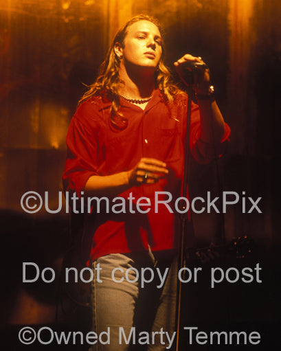 Photo of Kevin Martin of Candlebox performing in 1993 by Marty Temme