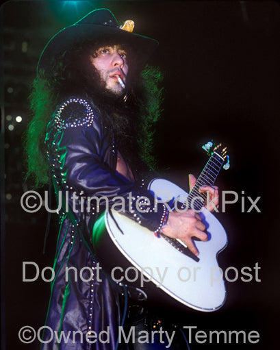 CINDERELLA ジェフ ラバー ギターピック Photos of Guitarist Jeff LaBar of Cinderella in Concert in 1989