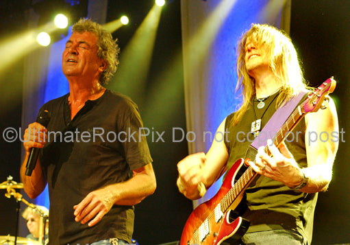 Photo of Ian Gillan and Steve Morse of Deep Purple in concert in 2007 by Marty Temme