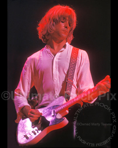 Photo of guitar player Billy Cross of Bob Dylan in 1978 by Marty Temme