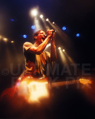 Photo of Richard Patrick of Filter performing in concert in 1996 by Marty Temme