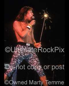 Photo of Mike Patton of Faith No More in concert in 1989 by Marty Temme