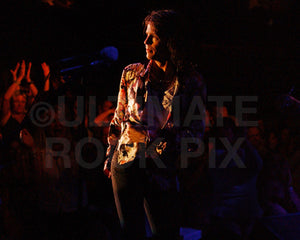 Photo of Kelly Hansen of Foreigner in concert by Marty Temme