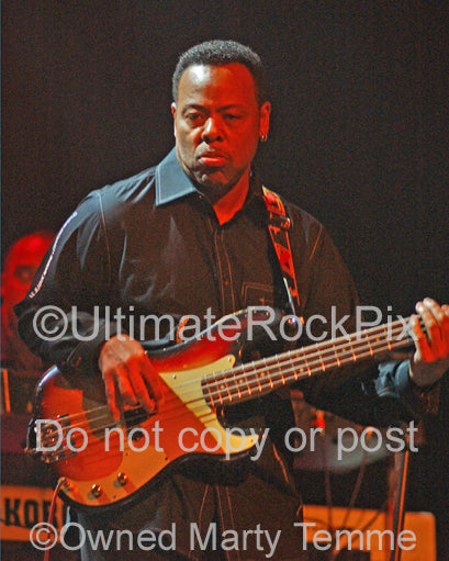 Photo of bassist Freddie Washington of Steely Dan in concert by Marty Temme