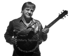 Photo of guitarist Frank Gambale during a photo shoot - gambale061bw