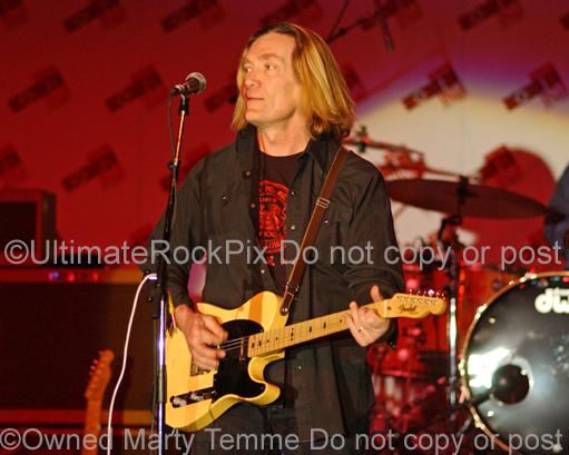 Photos of Guitarist G.E. Smith of Bob Dylan and Hall and Oates in Concert by Marty Temme